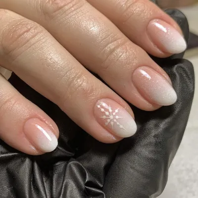 Simple Christmas Snowflake Press-On Nails