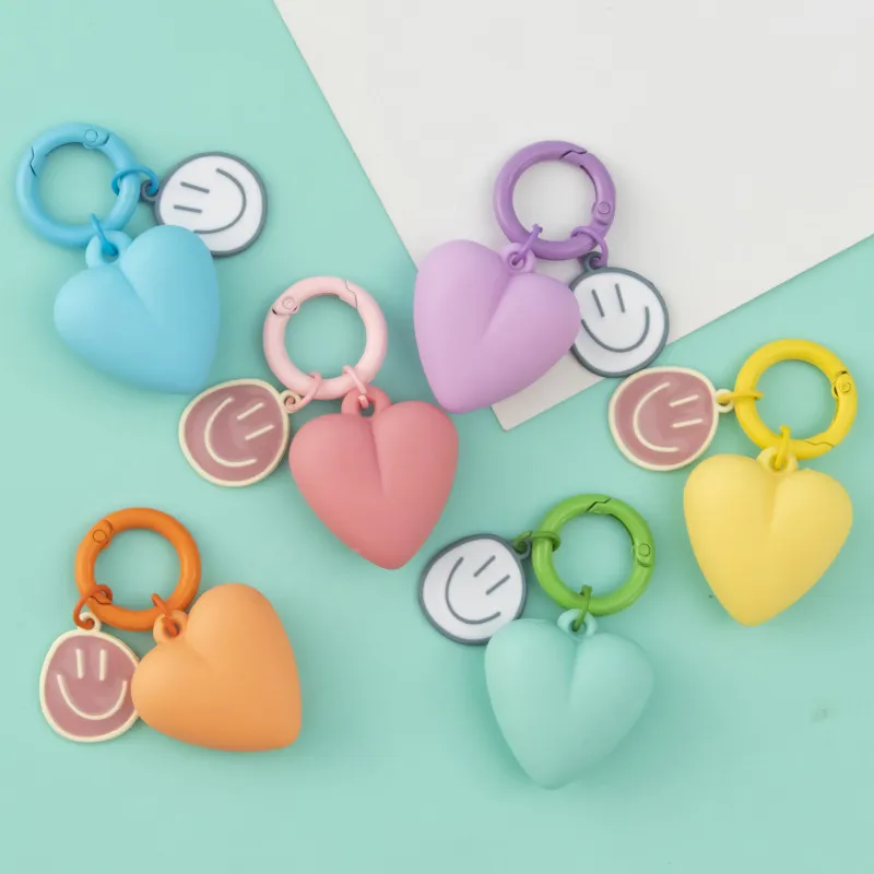 Peach Heart Car Key Chain Pendant Cute Cartoon Love Smiley Metal Ring Key Accessories Couple Bag Accessories